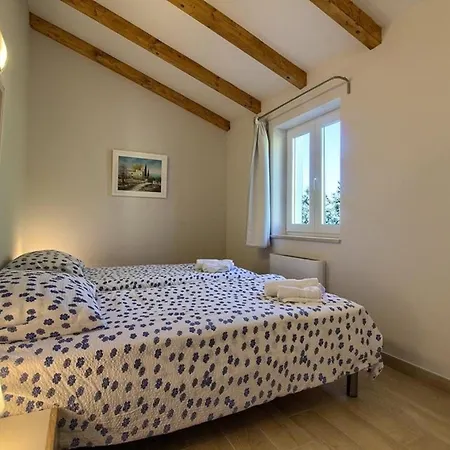 Holiday home Mit Privatpool Fuer 8 Personen Ca 120 Qm In Mugeba, Istrien Istrische Riviera Mugeba