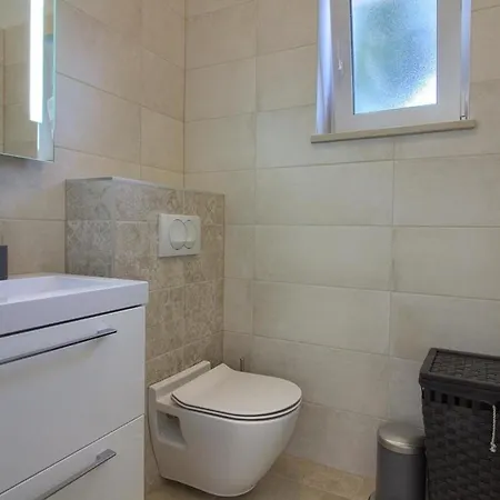Mit Privatpool Fuer 8 Personen Ca 120 Qm In Mugeba, Istrien Istrische Riviera Holiday home Mugeba