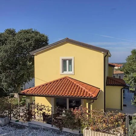 Mit Privatpool Fuer 8 Personen Ca 120 Qm In Mugeba, Istrien Istrische Riviera Holiday home Mugeba
